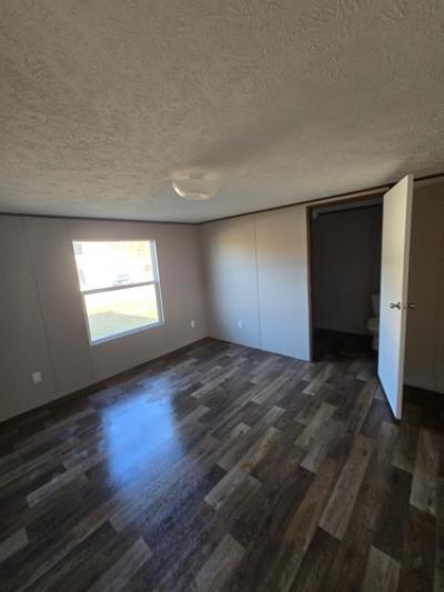 Photo 6 of 19 of home located at 4001 Hillsboro Dr Brandon, MS 39042