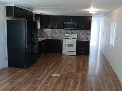 Photo 4 of 12 of home located at 653 E Main St Trlr 1 Grantsville, UT 84029