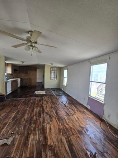 Mobile Home at 12195 Roddy Rd Trlr 21 Gonzales, LA 70737