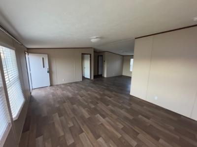 Photo 3 of 16 of home located at 10219 Farmersville R Princeton, KY 42445