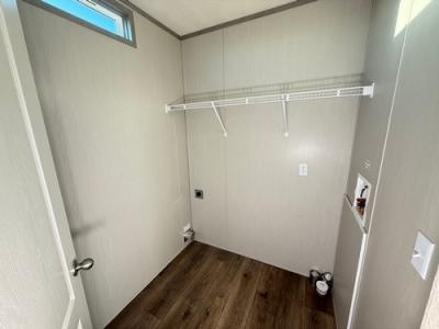 Photo 5 of 12 of home located at 874 Road 5914-05 Cleveland, TX 77327