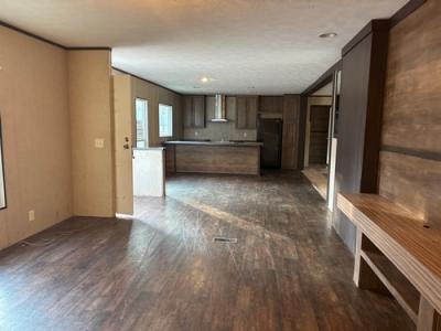 Photo 4 of 20 of home located at 940 E Bullard Ave Foley, AL 36535