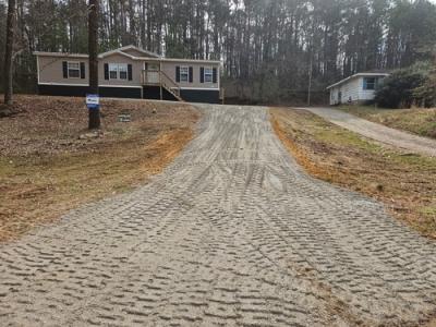 Photo 2 of 24 of home located at 115 Minnie A Lemon Dr Childersburg, AL 35044