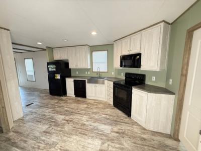 Photo 5 of 17 of home located at 2587 Isbell Ln Silsbee, TX 77656