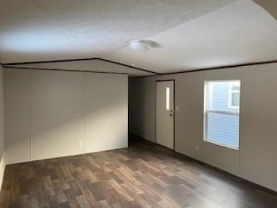 Photo 5 of 15 of home located at 14 Woodland Park Rd Waverly, OH 45690