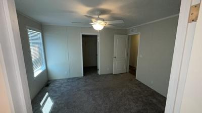 Photo 5 of 11 of home located at 914 Il 15 Sims, IL 62886