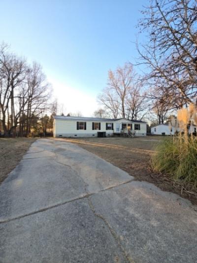 Photo 2 of 16 of home located at 2524 Carriage Rd Fayetteville, NC 28312