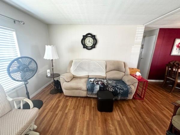 1978 Hillcrest Manufactured Home