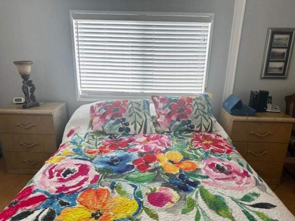 1978 Hillcrest Manufactured Home