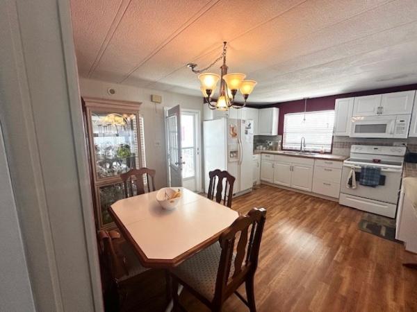 1978 Hillcrest Manufactured Home