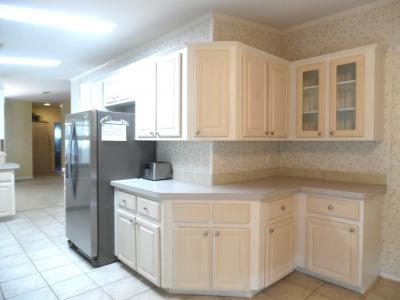 Photo 5 of 18 of home located at 1146 Tahiti Circle Davenport, FL 33897