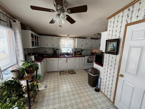 1995 Oakwood Mobile Home