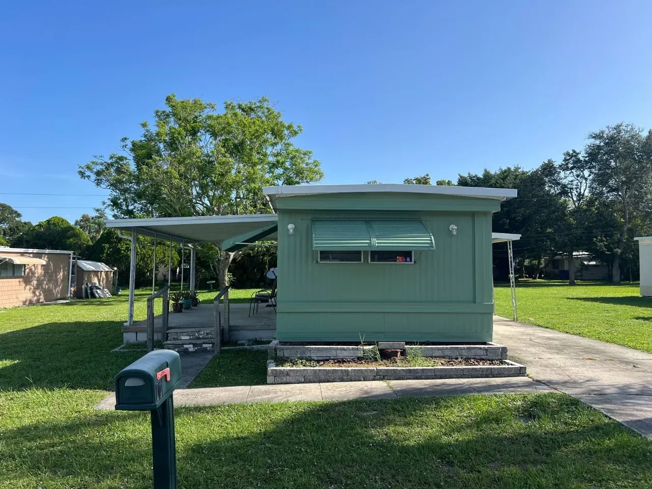 Photo 1 of 2 of home located at 17 Sophie Avenue Dunedin, FL 34698