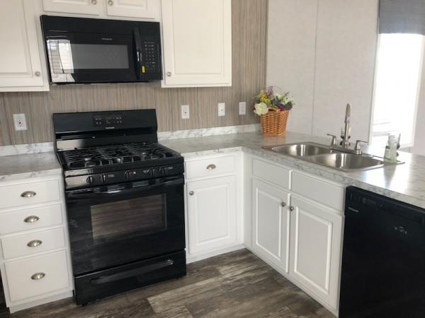 2014 Eagle River Mobile Home For Rent