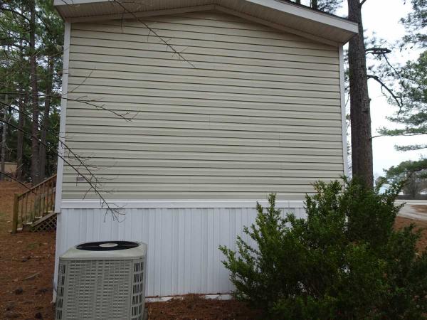 2018 Clayton Homes BSP14663R Mobile Home