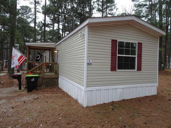 2018 Clayton Homes BSP14663R Mobile Home