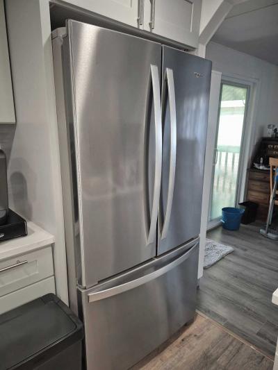 Photo 3 of 21 of home located at 7100 Ulmerton Rd. Largo, FL 33771