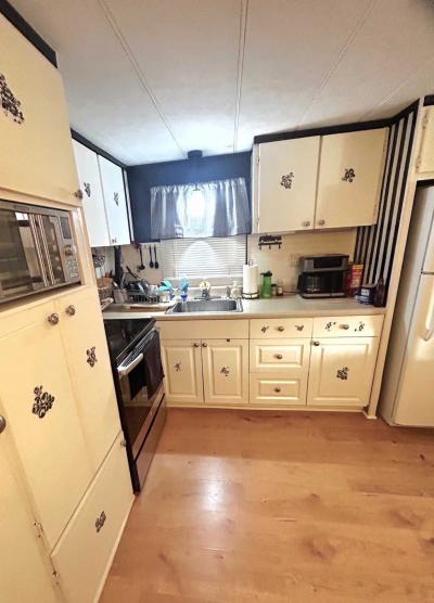 Photo 2 of 17 of home located at 601 Starkey Rd Largo, FL 33771