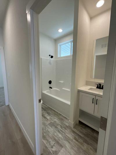 Photo 5 of 8 of home located at 10001 West Frontage Road, Space 12 South Gate, CA 90280