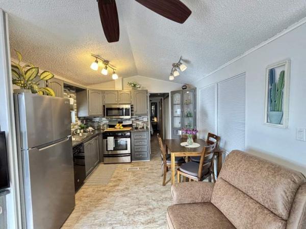 1986 Park Manufactured Home