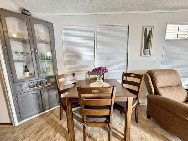 1986 Park Manufactured Home