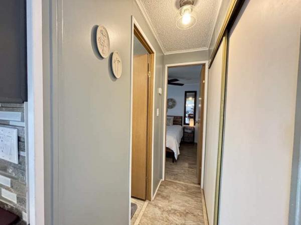 1986 Park Manufactured Home