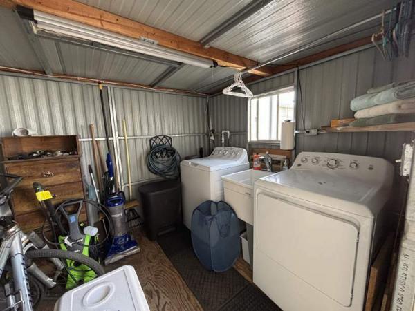 1986 Park Manufactured Home