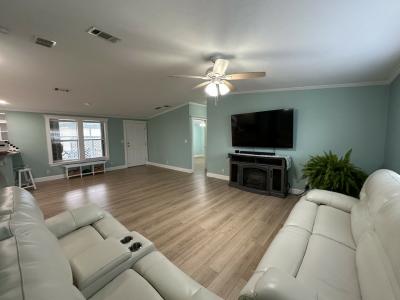 Photo 5 of 16 of home located at 2060 East Lakeview Drive Sebastian, FL 32958