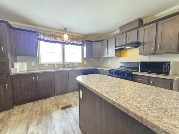 2019 Advantage II RA2852 215 Mobile Home