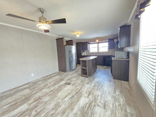 2019 Advantage II RA2852 215 Mobile Home