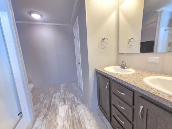 2019 Advantage II RA2852 215 Mobile Home