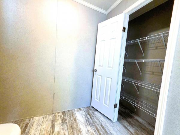 2019 Advantage II RA2852 215 Mobile Home