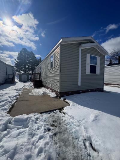 Photo 4 of 12 of home located at 17162 Canmore Macomb, MI 48044