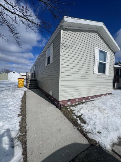 Photo 4 of 12 of home located at 17177 Shrewsbury Macomb, MI 48044