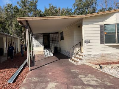 Photo 3 of 10 of home located at 15434 Lakeshore Villa Circle Tampa, FL 33613