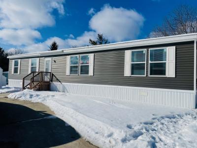 Photo 5 of 18 of home located at 3810 Quail Hollow White Lake, MI 48383