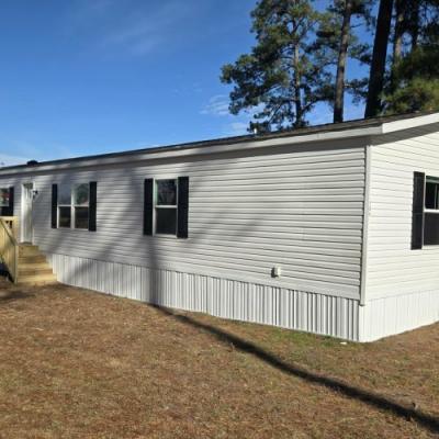 Photo 3 of 14 of home located at 104 Joseph Dr. Raeford, NC 28376