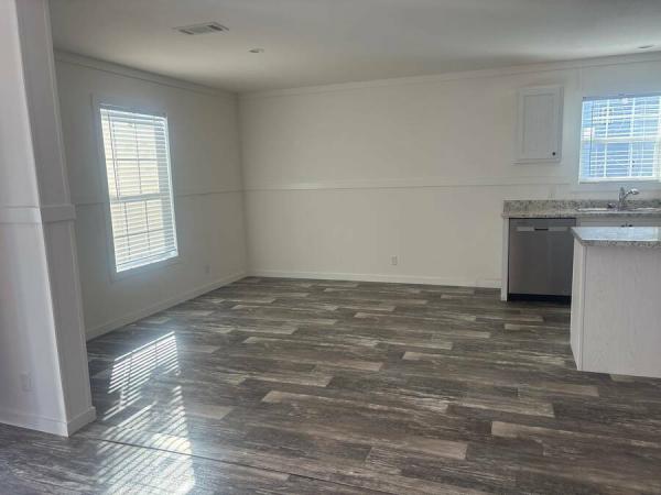 2023 LM2856H32P02  Home