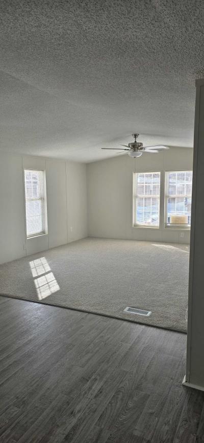 Photo 4 of 21 of home located at 109 Tudor Lane #325 Lansing, MI 48906