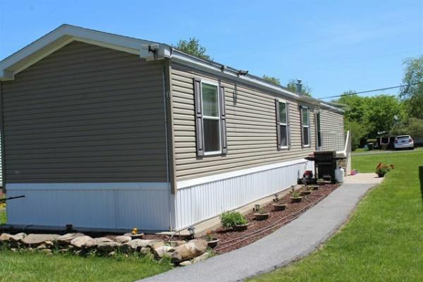 2015 Commodore Mobile Home