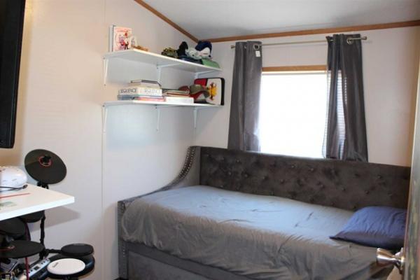 2015 Commodore Mobile Home