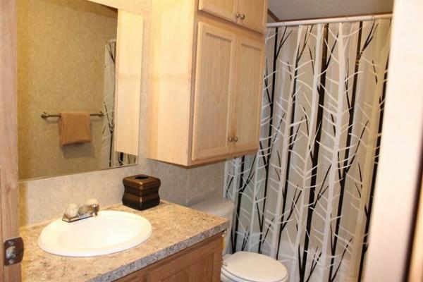 2015 Commodore Mobile Home