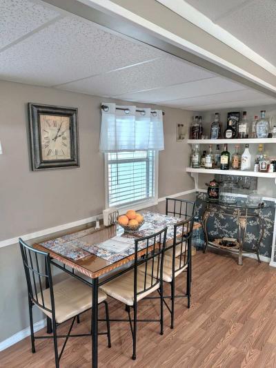 Photo 5 of 15 of home located at 370 53rd Ave N Saint Petersburg, FL 33703