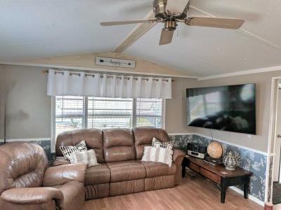 Photo 3 of 15 of home located at 370 53rd Ave N Saint Petersburg, FL 33703