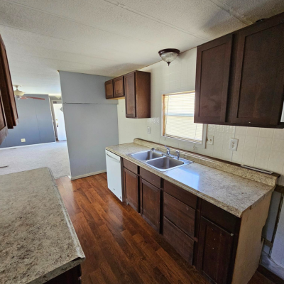 Photo 3 of 7 of home located at 105 W Apple Blossom Ln Wellington, KS 67152