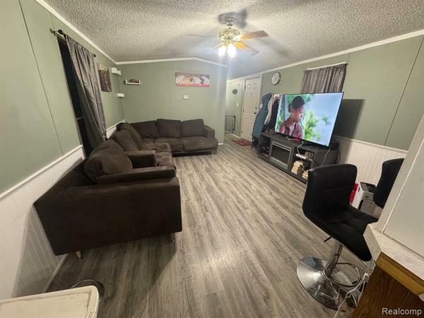 1997  Mobile Home For Sale