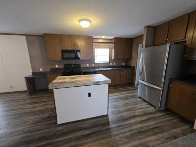 Photo 3 of 11 of home located at 700 W Ridgeway Ave Cedar Falls, IA 50613