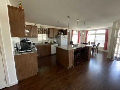 Photo 4 of 10 of home located at 10001 W Frontage Rd #175 South Gate, CA 90280