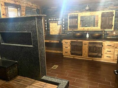 Photo 5 of 8 of home located at 9334 Paradise Dr. Tampa, FL 33610