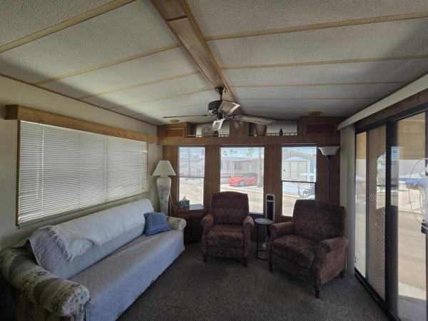 1987 Phoenix Manufactured Home
